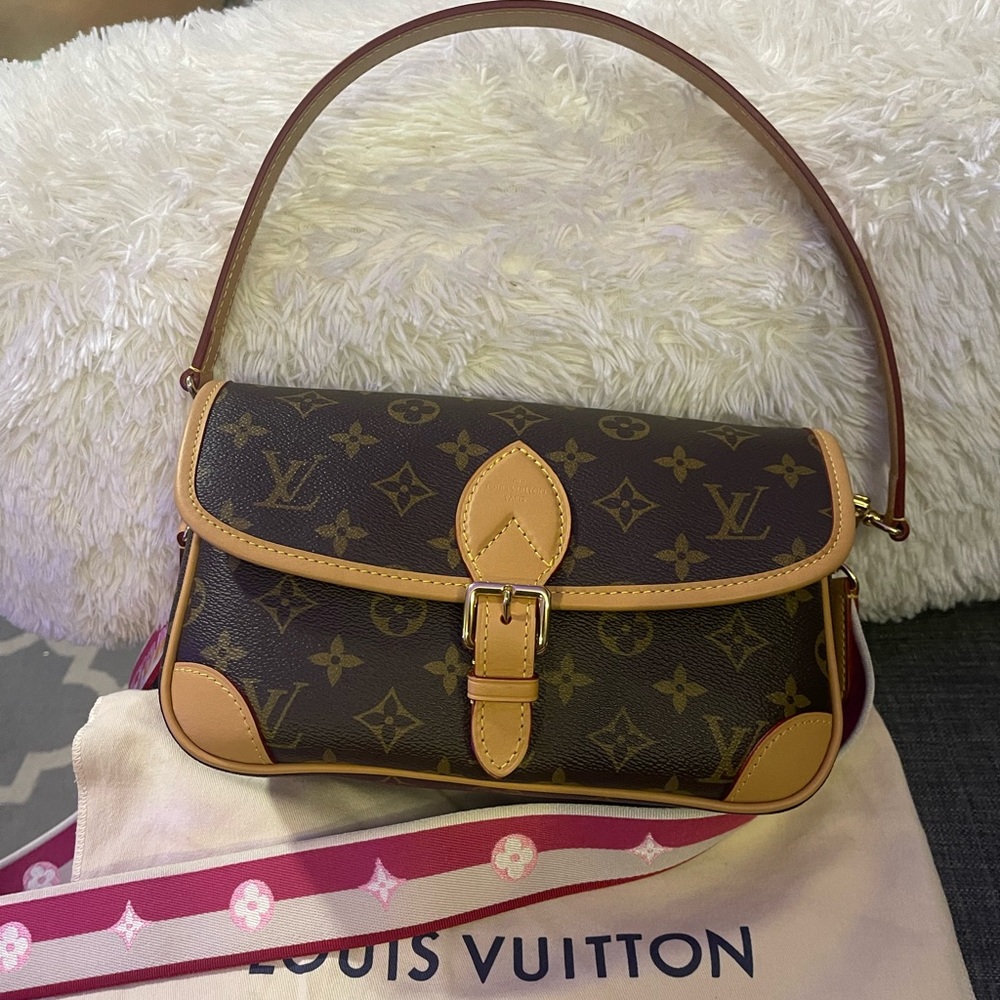❤️SOLD❤️ Like New Authentic LOUIS VUITTON Diane in Monogram Canvas